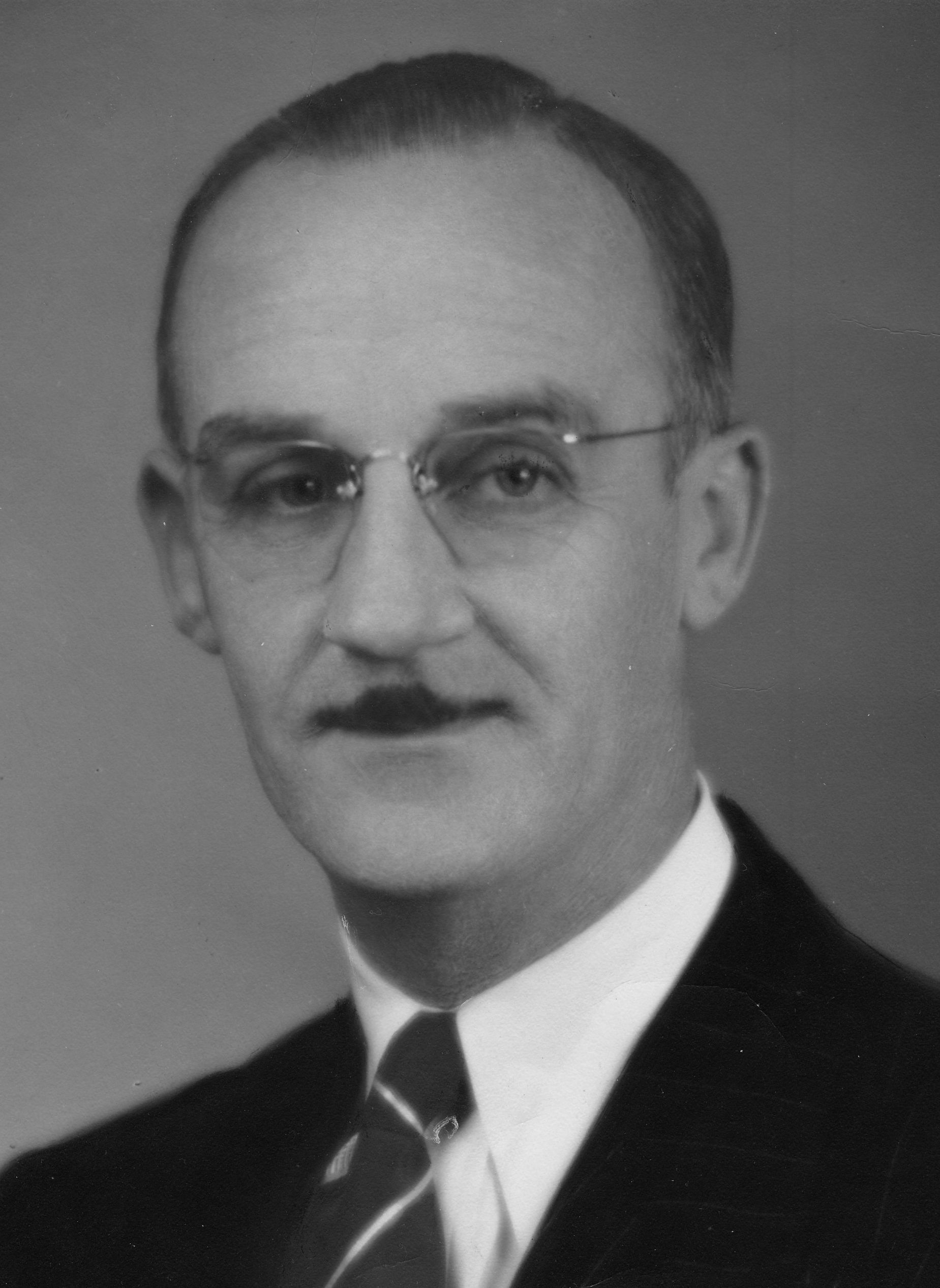 Niels Walter Michael Nielsen (1898 - 1984) Profile