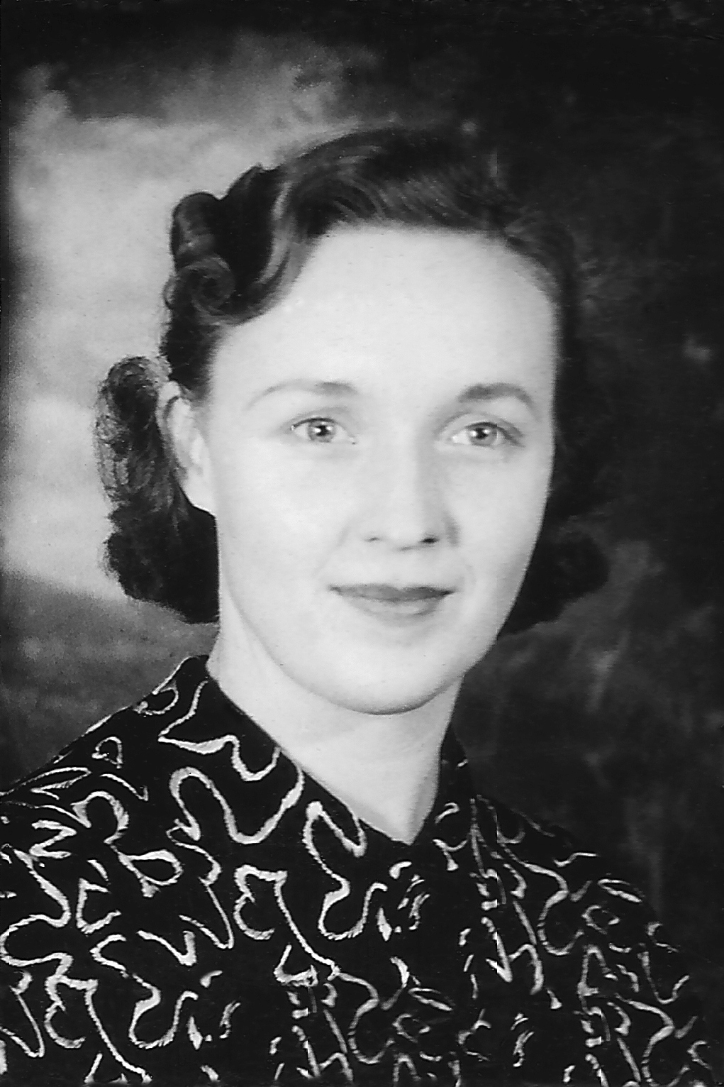 Lois Hallie Schmid (1918 - 2016) Profile