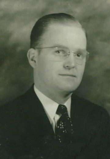Raymond Delos Smith (1913 - 2000) Profile