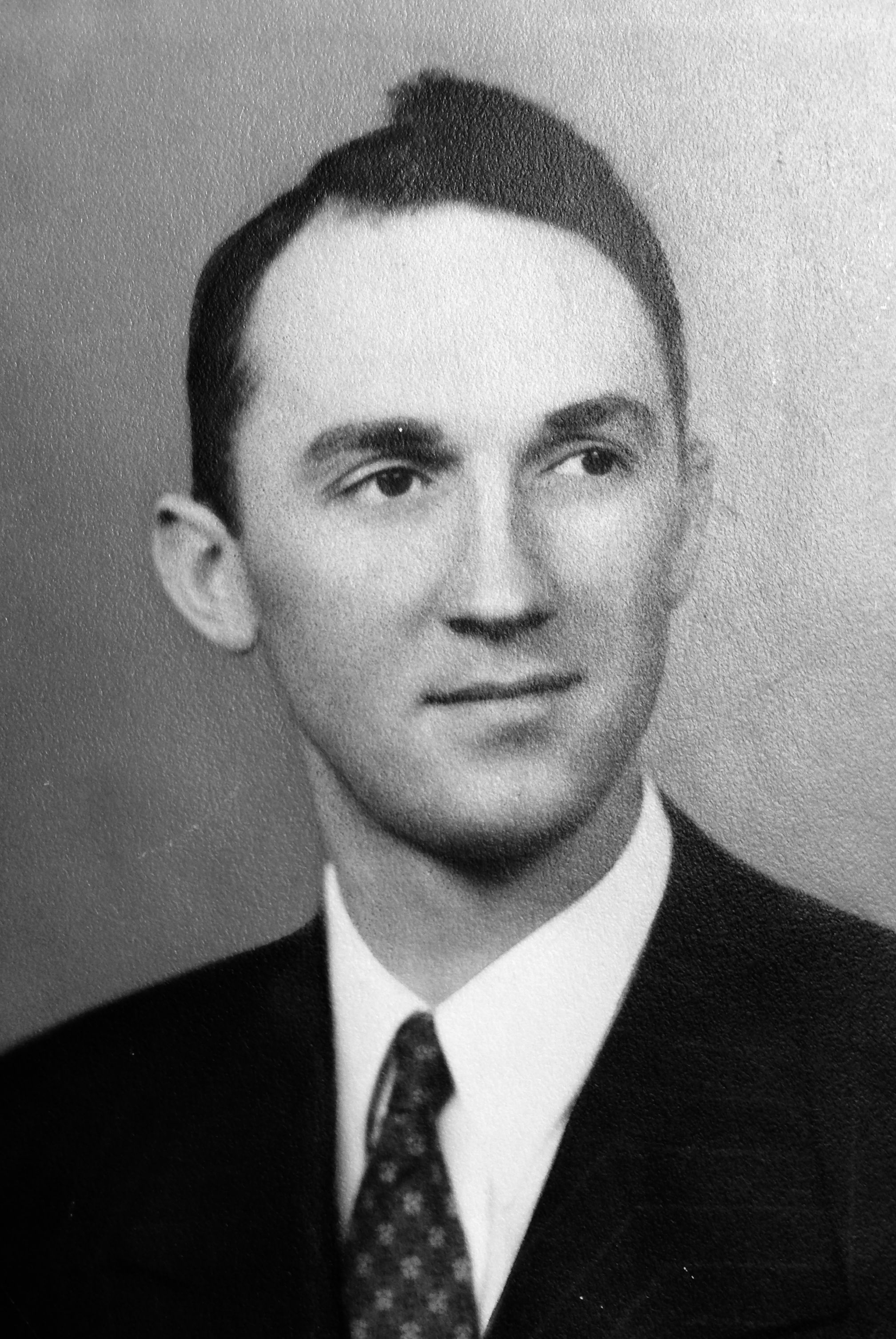Richard Grant Smith (1915 - 2000) Profile