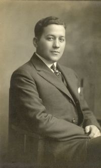 Adam Glen Wright (1895 - 1980) Profile