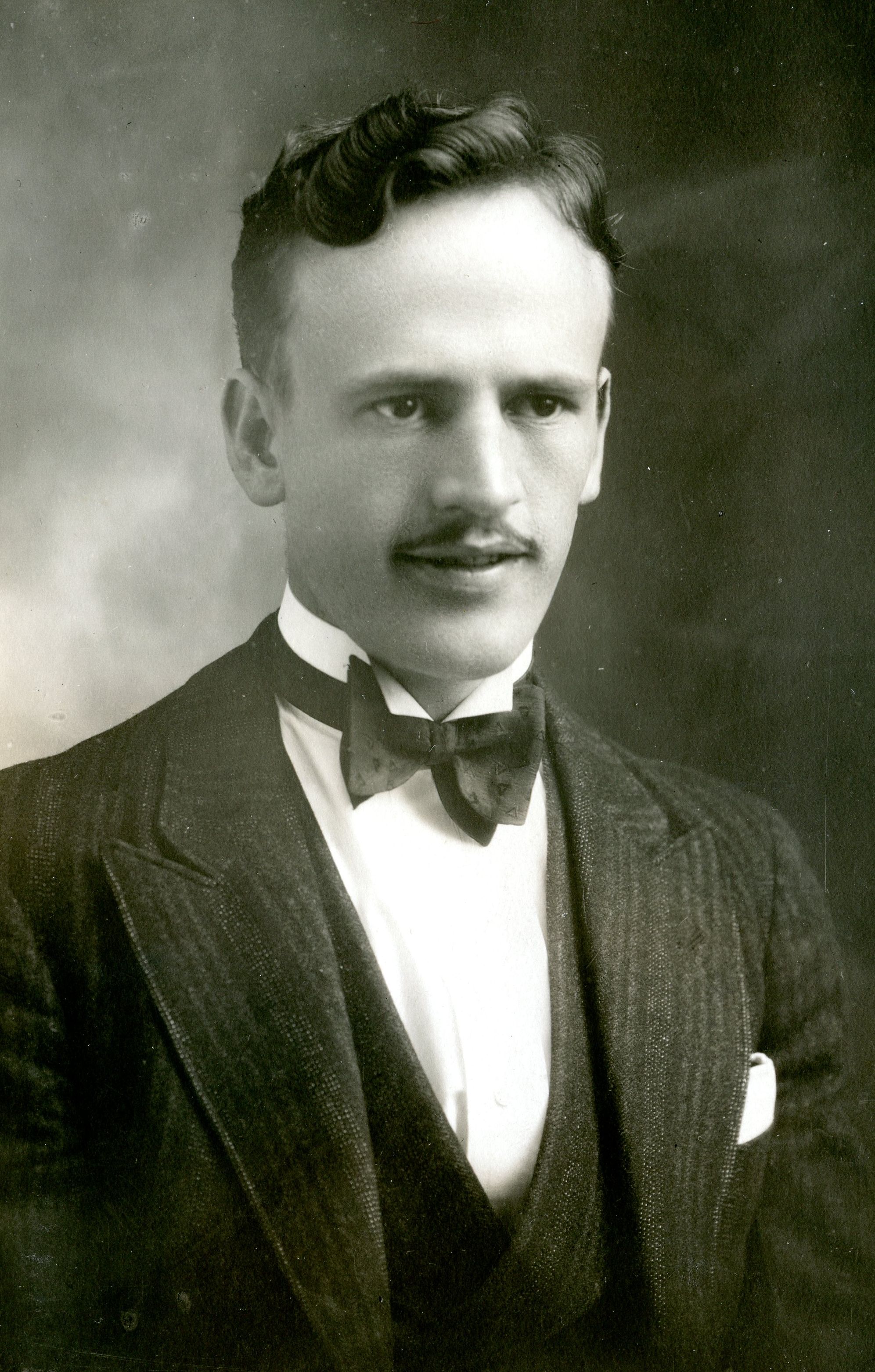 Lorenzo Harold Wright (1907 - 2001) Profile