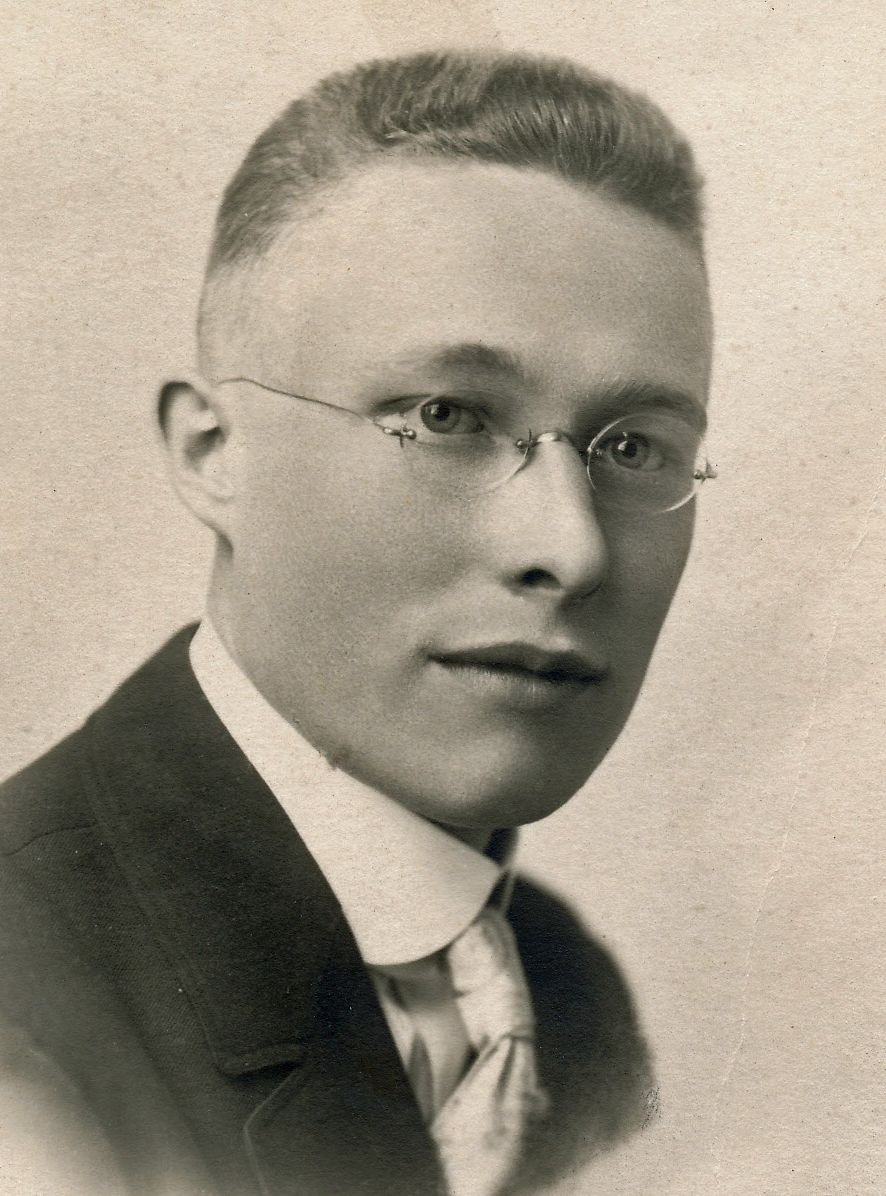Raphael Goddard Wood (1894 - 1970) Profile
