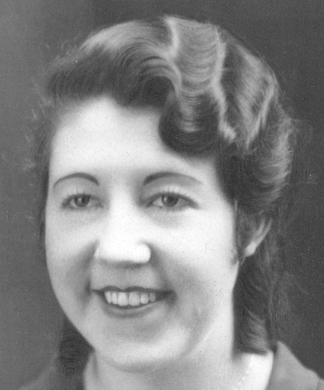 Eva Gines (1908 - 1955) Profile