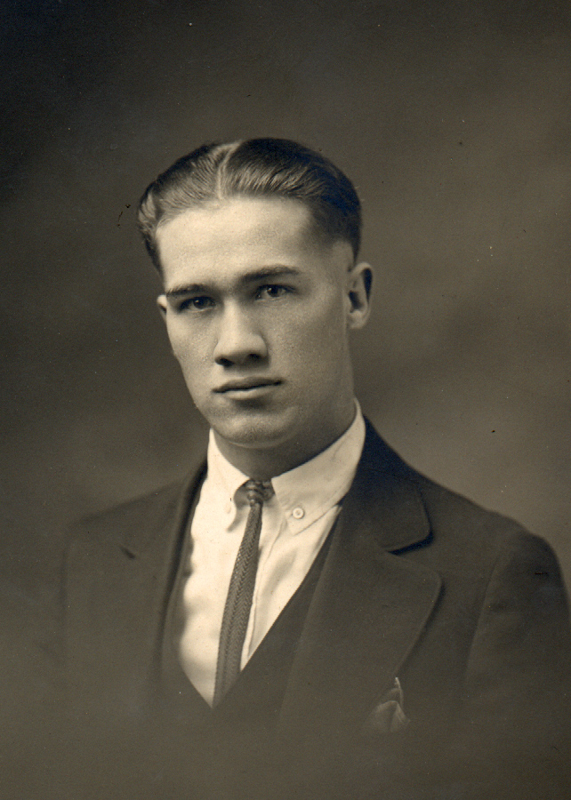 Thomas Wynne Jones (1906 - 1988) Profile